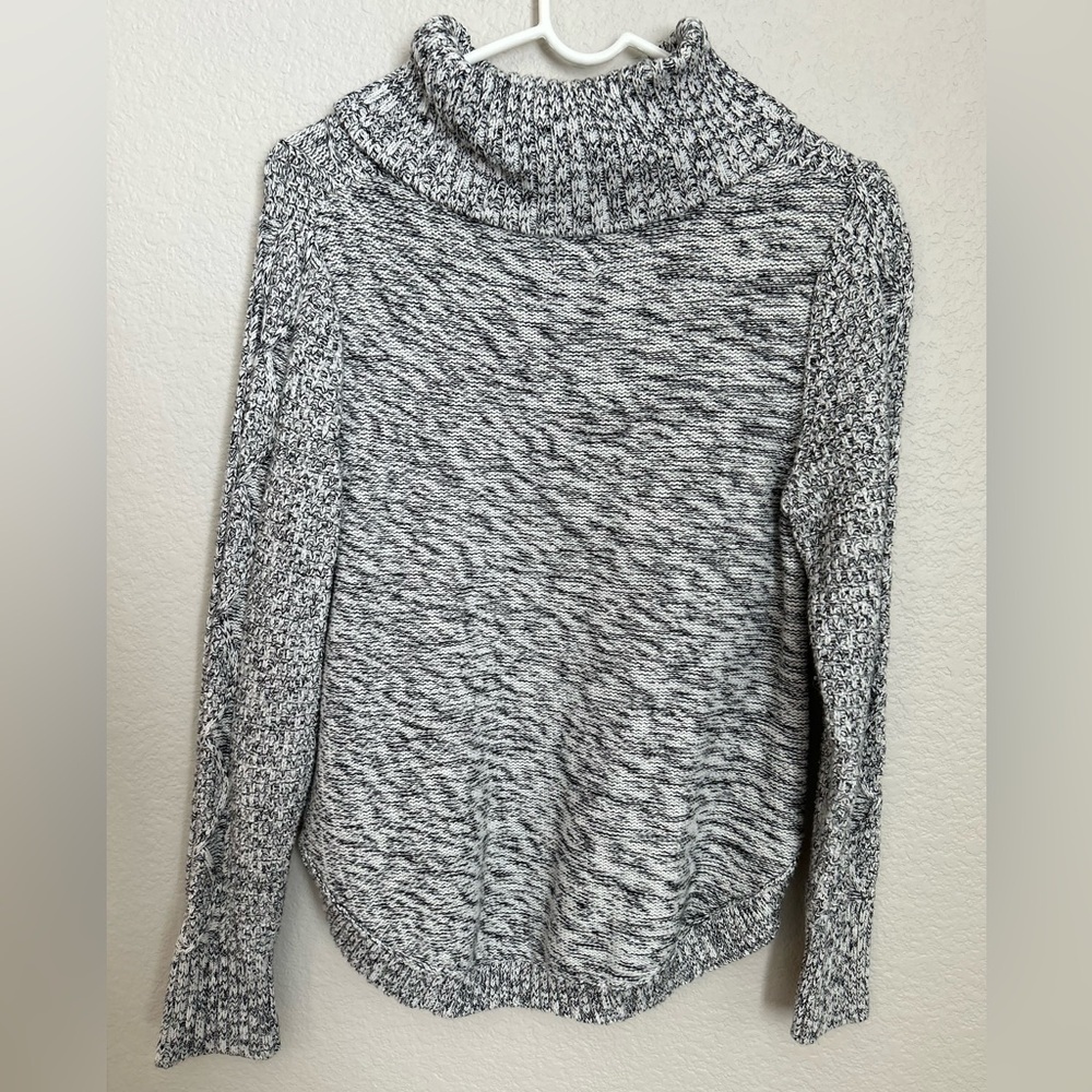 GAP Cable Knit Turtleneck Sweater Gray S Distressed Chunky Oversized Knit Cozy - Picture 4 of 5